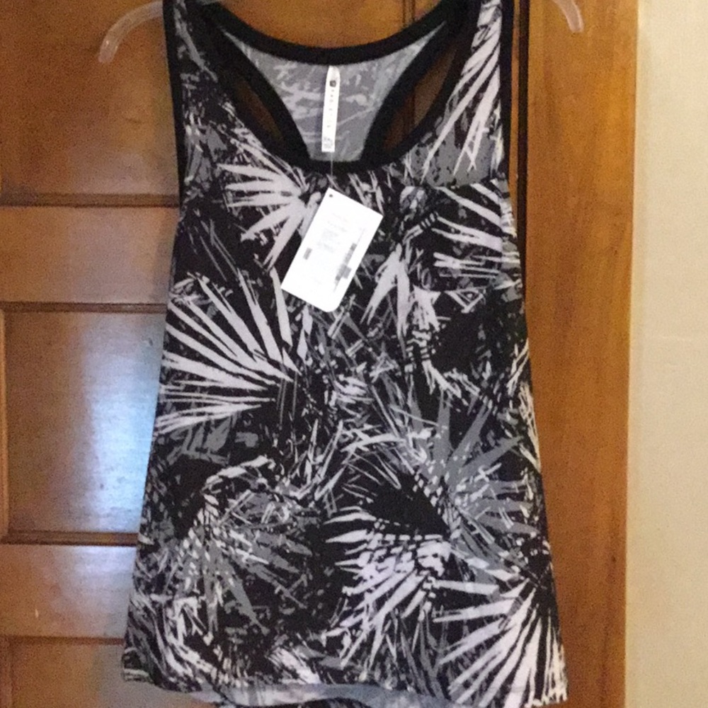 NWT Fabletics Morgan Tank.       A010